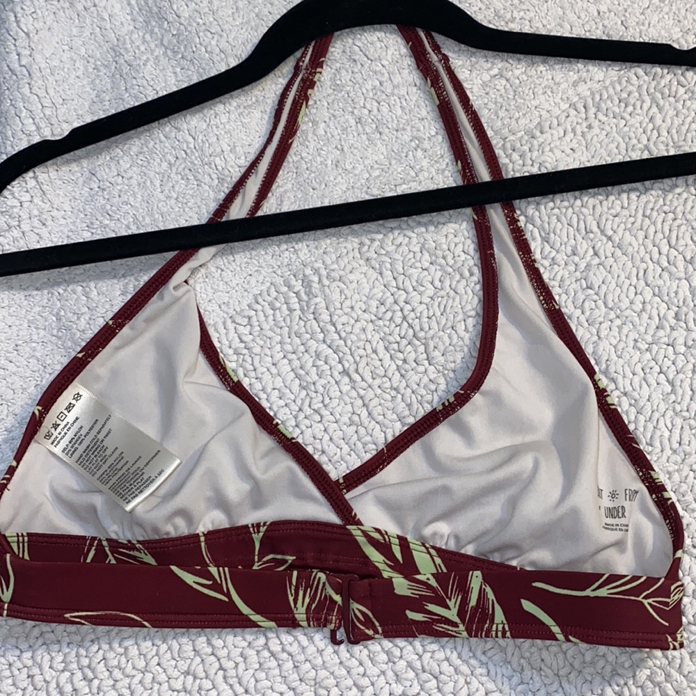 Halter Patterned Bikini Top - Picture 4 of 4